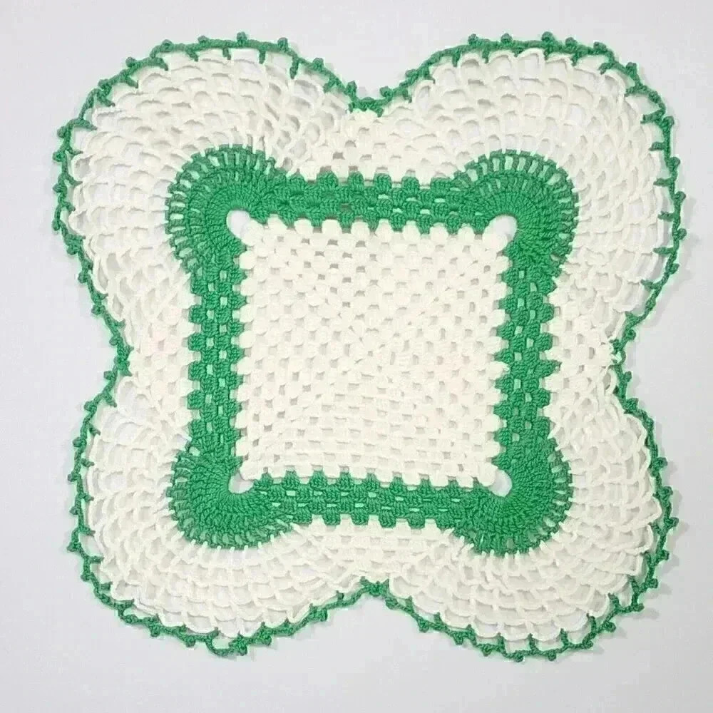 Vtg Set 4 Doilies Hand Crocheted Knitted Linen Apple Green Scalloped Kitsch - Picture 6 of 12